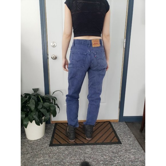 Vintage 90s Levis Tapered Leg Mom Jeans‎ - Picture 3 of 5